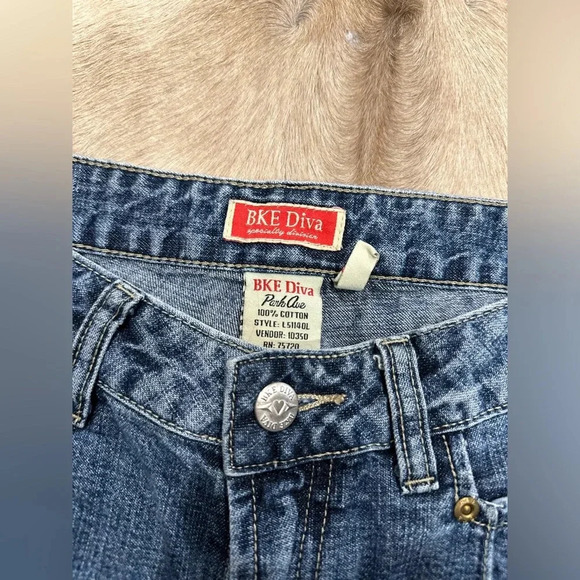 BKE Diva Jeans 29x33.5 Long Blue Denim Flare Low Rise Vintage Pants Park Ave - Picture 2 of 7